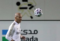 Aún tiene magia: A sus 51 años Zinedine Zidane sorprendió a todos con el balón (VIDEO)