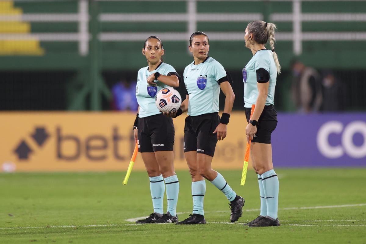 Una venezolana entre el equipo de arbitraje de la Copa América de EEUU