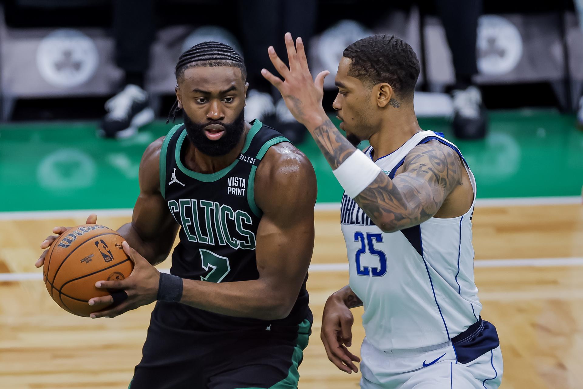 Celtics dieron nuevo zarpazo con su defensa para despegarse de los Mavericks en la final