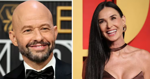 Jon Cryer confesó que desconocía la lucha de Demi Moore contra las adicciones durante su relación