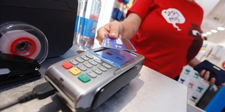 Reuters: Transacciones con tarjetas de crédito extranjeras añaden escasos dólares a la circulación en Venezuela