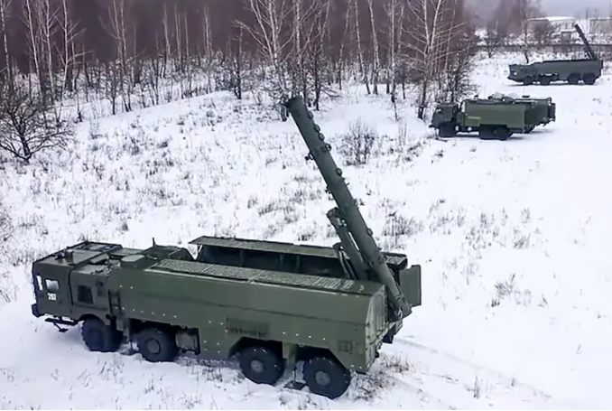 Tras ejercicios con ojivas nucleares con Rusia, Bielorrusia desplegó misiles en la frontera con Ucrania y Polonia