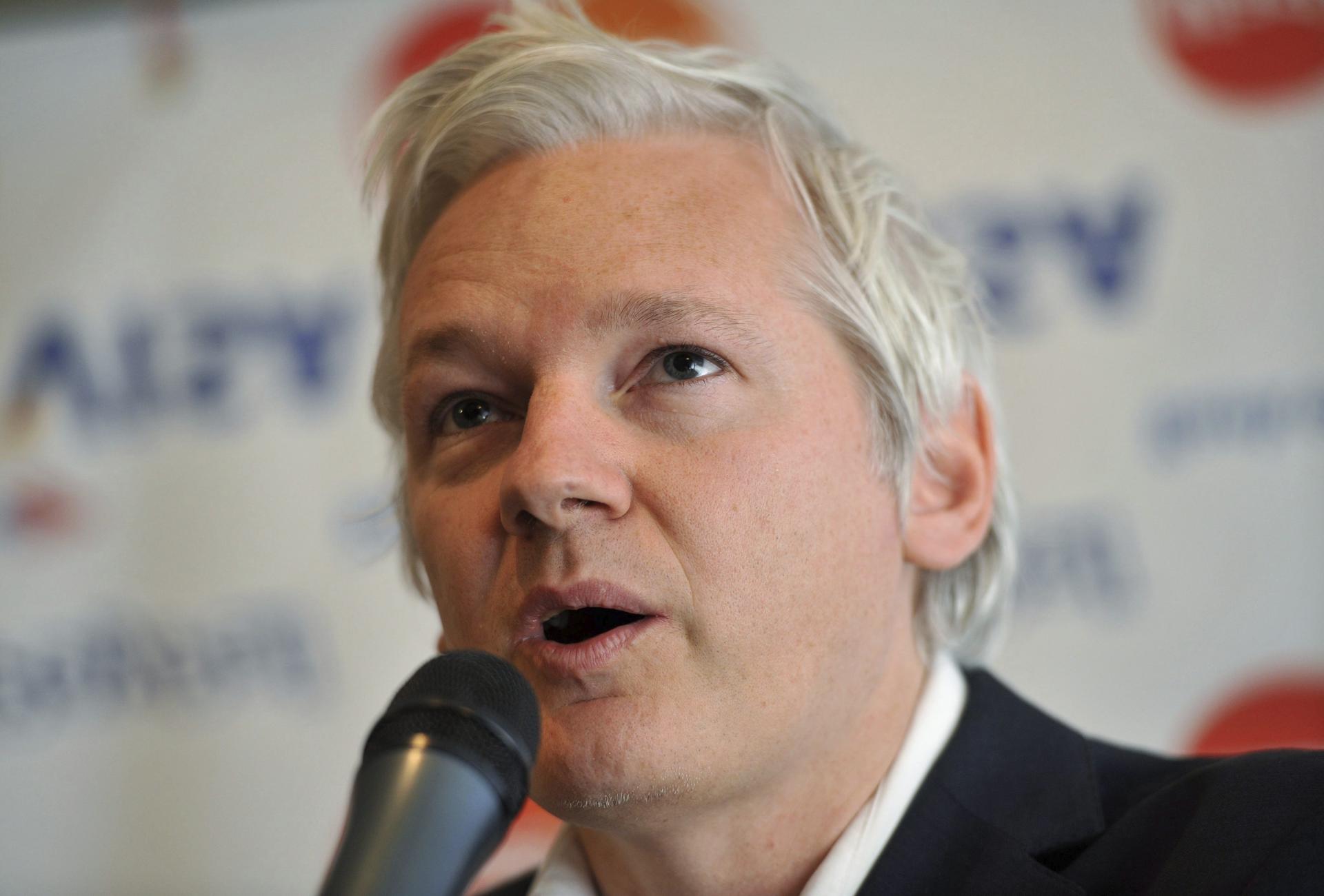 WikiLeaks confirmó que Julian Assange abandonó el Reino Unido tras ser excarcelado