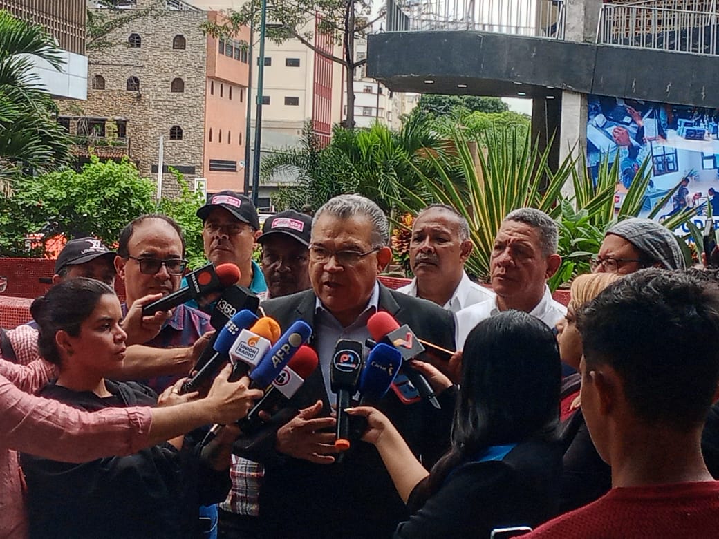 Enrique Márquez denunció fuertes retrasos con la validación y acreditación de testigos de mesa