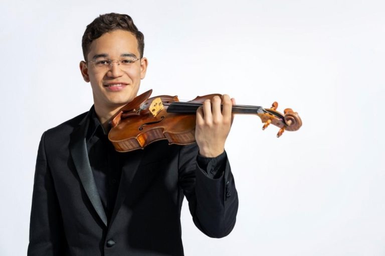 Violinista venezolano sobresale en la Orquesta Sinfónica de Chicago